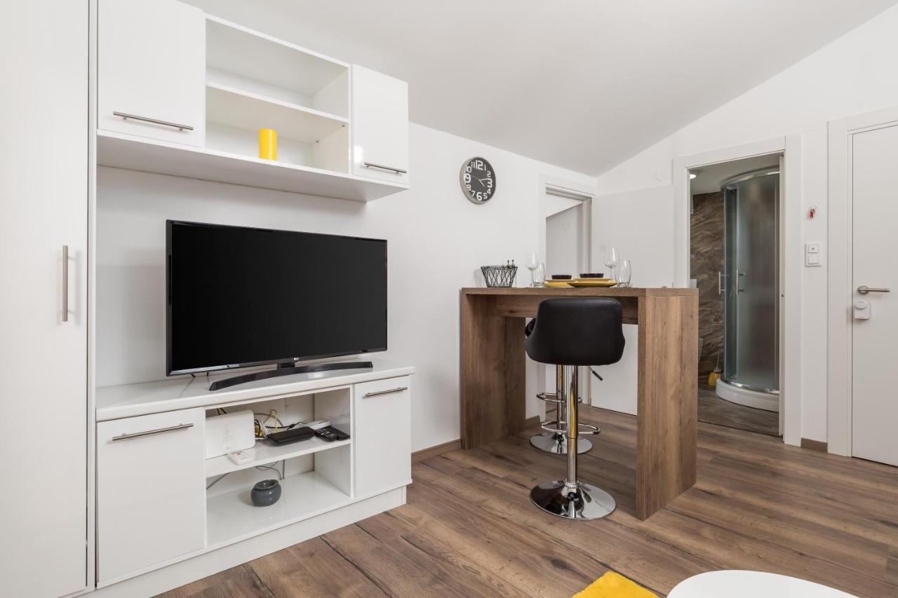 Central Apartments Dalmatina リエカ エクステリア 写真