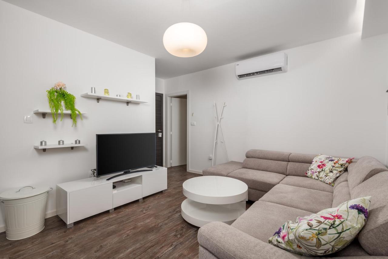 Central Apartments Dalmatina リエカ エクステリア 写真