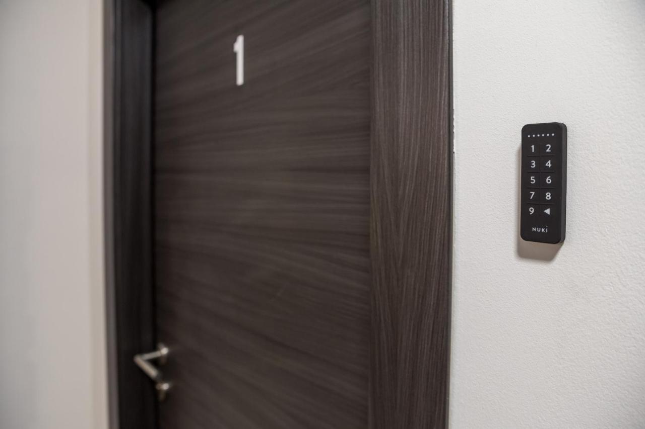 Central Apartments Dalmatina リエカ エクステリア 写真